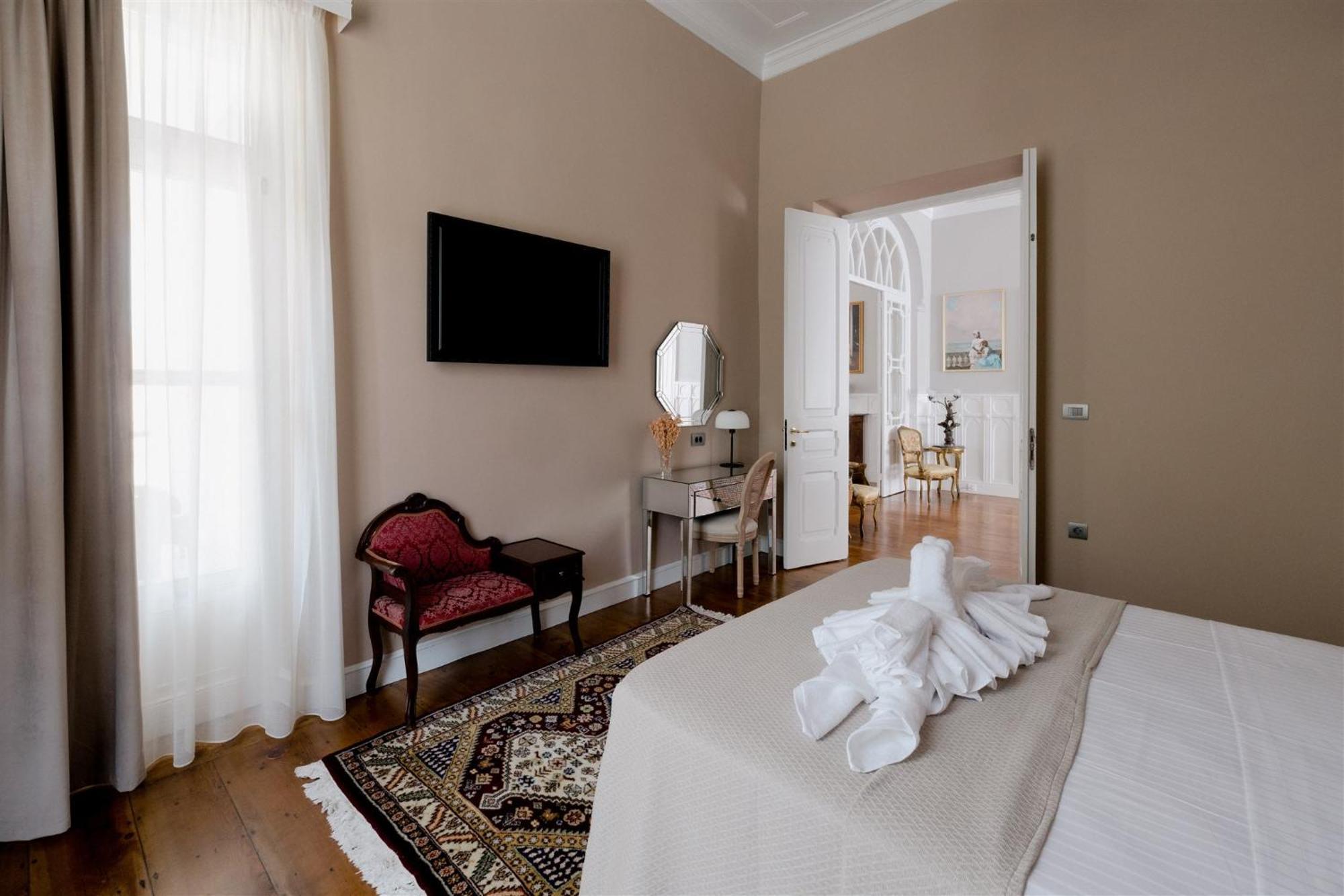 Victoria Mansion A Luxurious Neoclassical Experience Rhodes City Exteriör bild